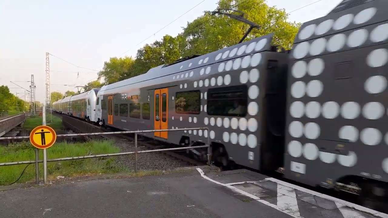 RE1 nach Aachen Hbf in Düsseldorf Benrath
