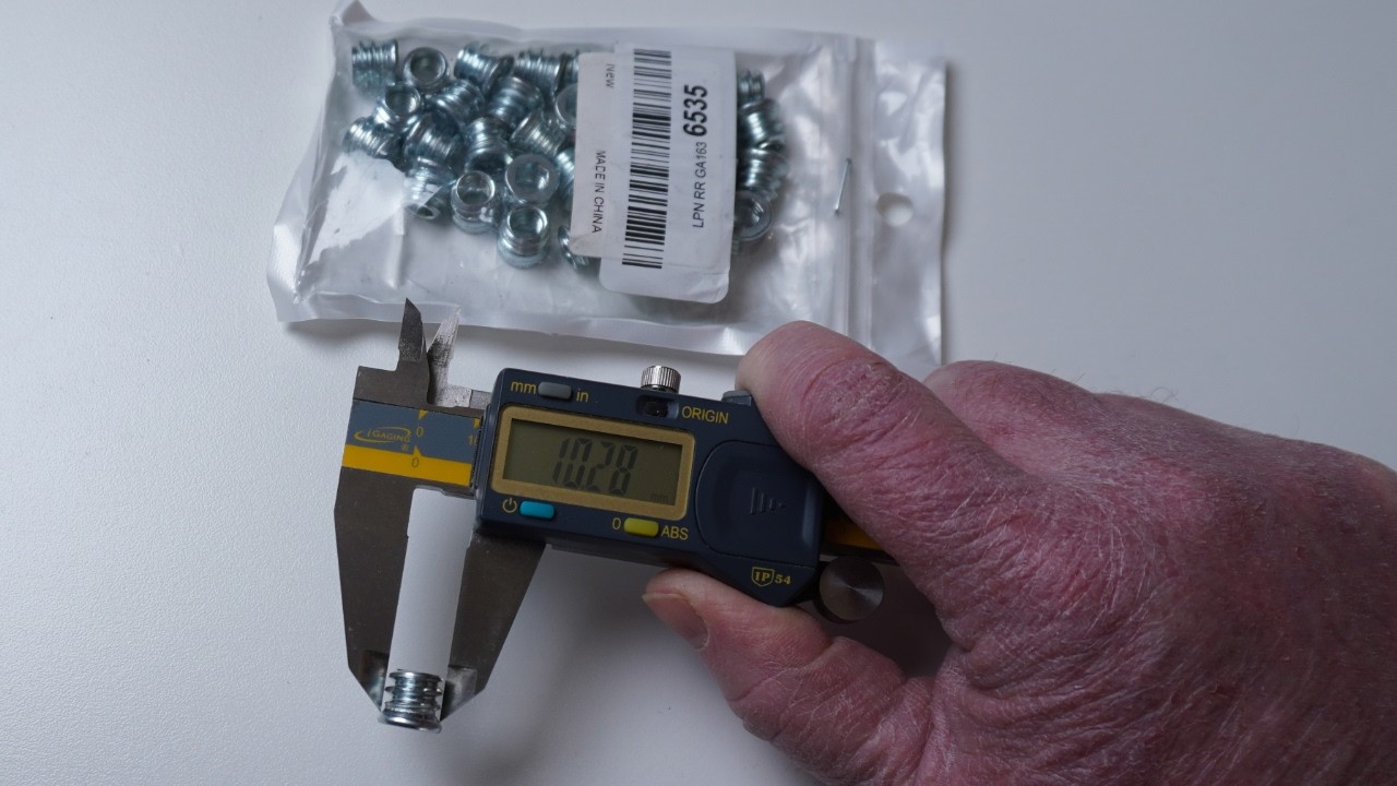 CNC ROUTER | EASY LOW COST DIY CLAMPS -- A PERFECT ADDITION TO VACUUM TABLE / MAIN CNC SPOILBOARD