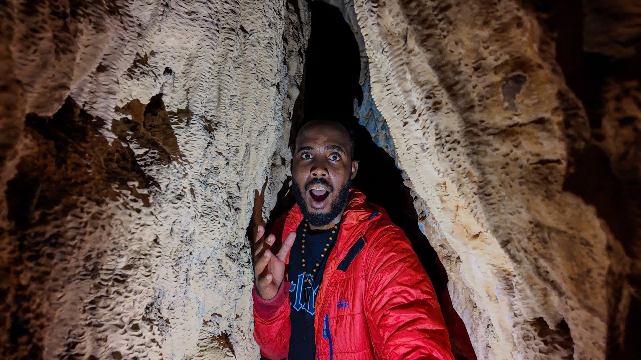 Waxaan Soo Helnay Godod Cusub - We Found New Caves