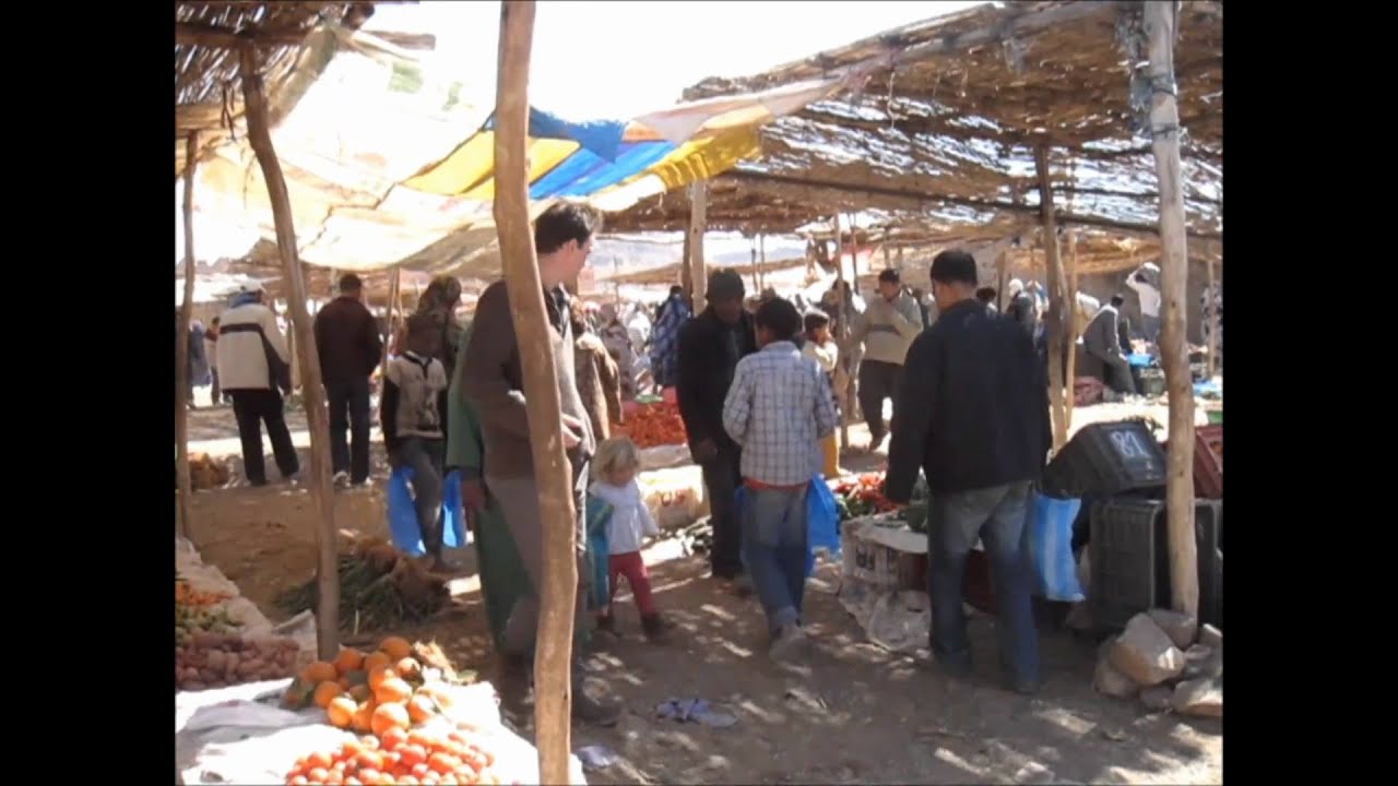Tim, Sophie and Oona visit Zagora market (Part 01)