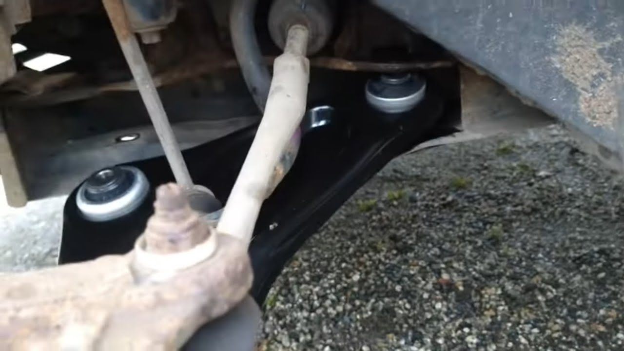 замена поперечного рычага (рычага подвески) Citroen Picasso