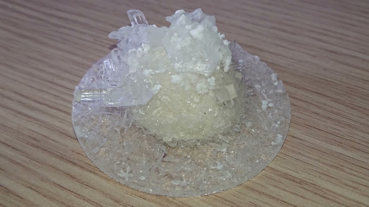 Zeitraffer Kristall züchten (über 2 Wochen) / Time Lapse Crystal growth (2 weeks duration)