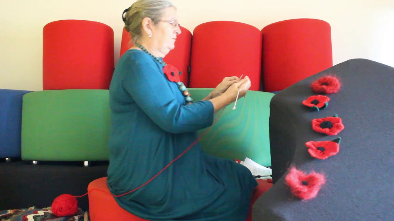 Remembrance Day - How to Knit a Poppy