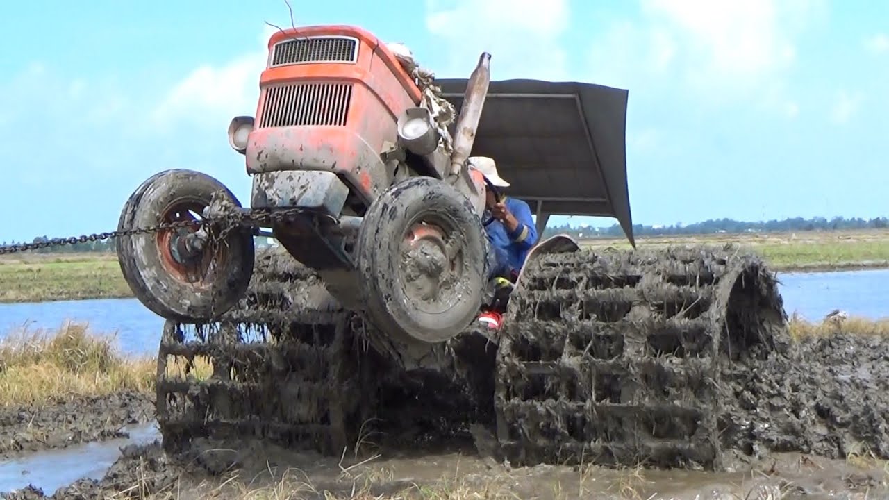 Lên lầy bằng 2 bánh Tài xế máy cày Fiat 450 quá đẳng cấp