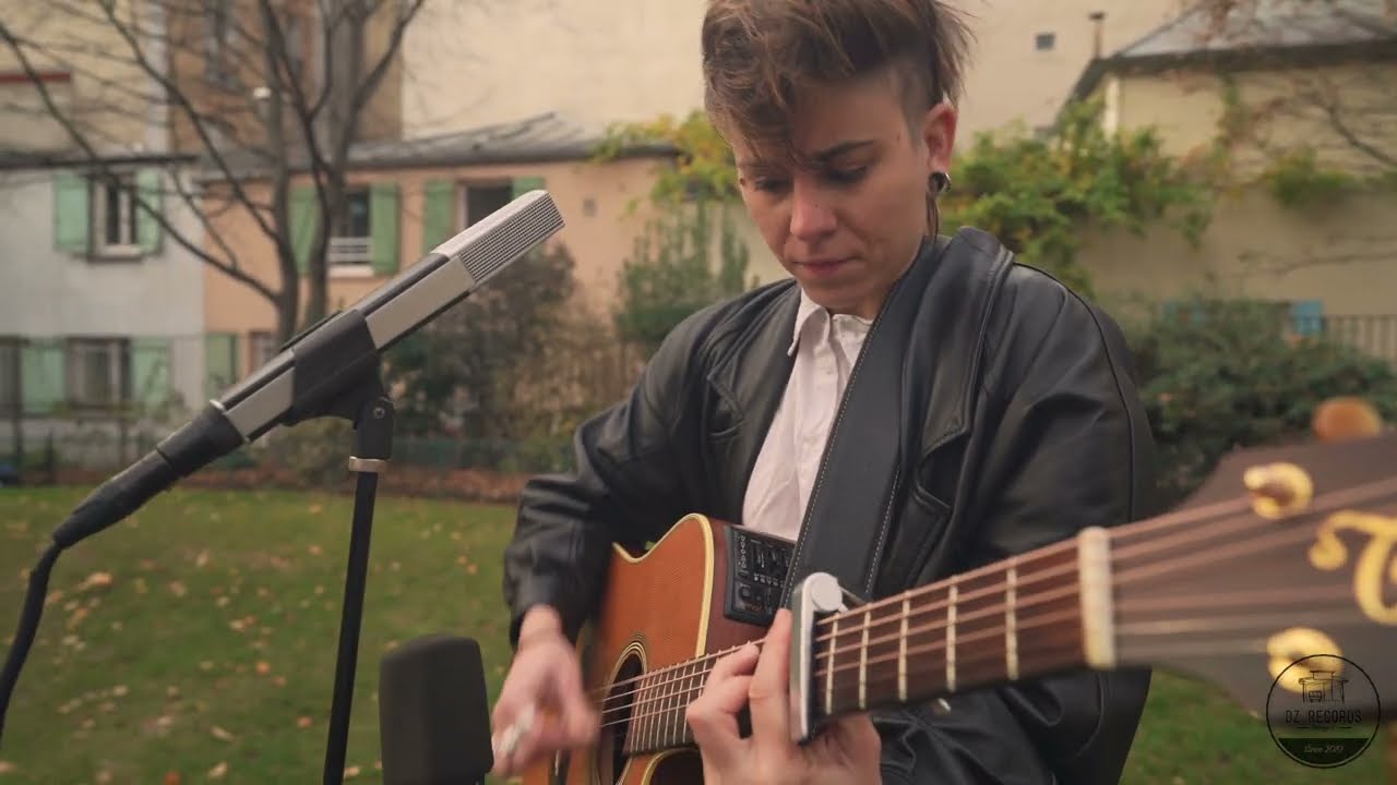 Liberté, je crie ton nom by Chloé (Live in Paris)