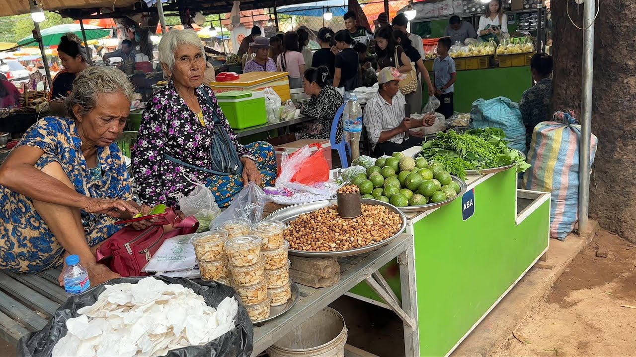 Countryside Traditional Food Market in Oudong Resort, Cambodia