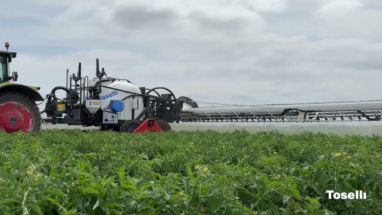 Marvel Plus 3000 AirSpray 28 mts. spraying tomatoes in Portugal