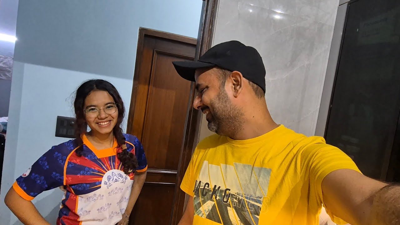 Siblings Sharing One Tibetan National Team Jersey: Brother's Quick Change for Sister's Tuition Dash!
