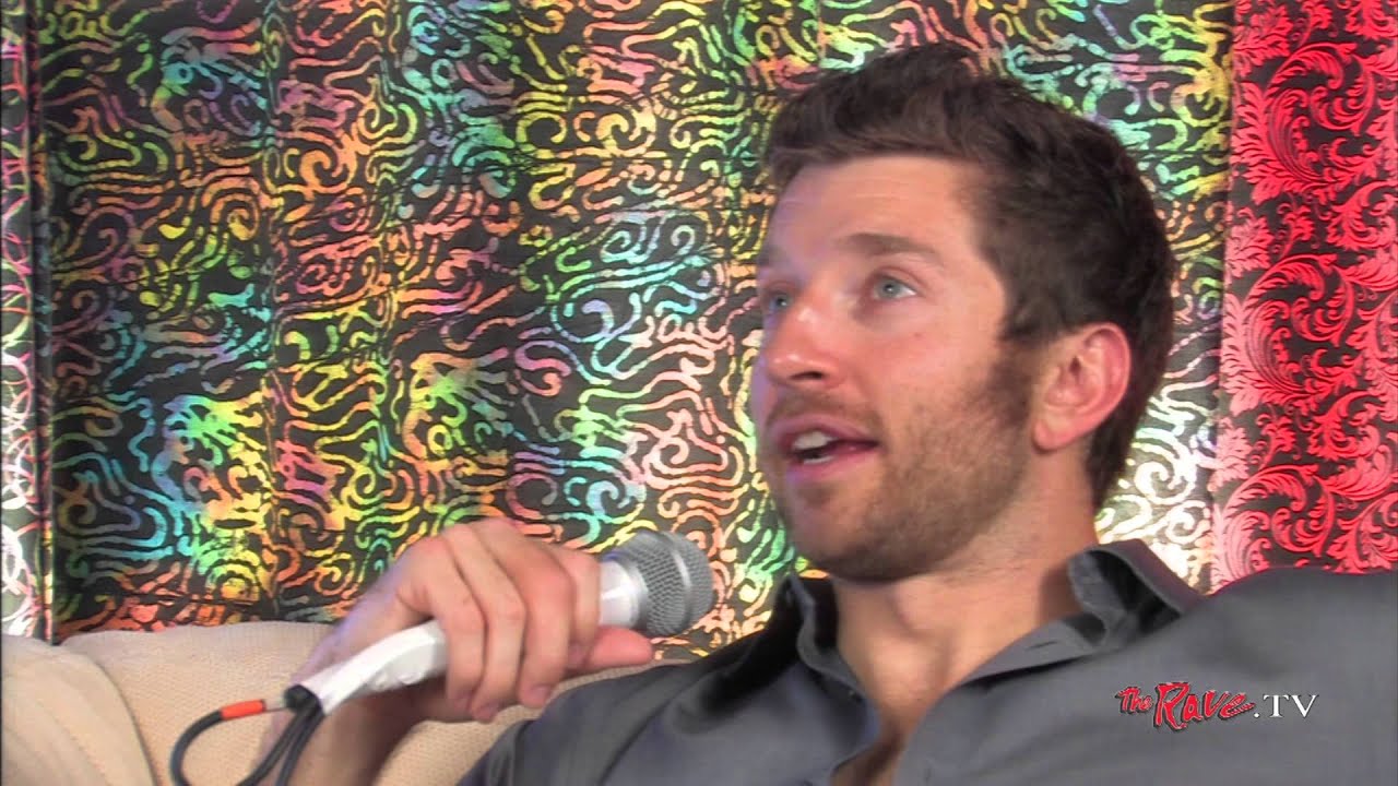 Backstage interview with Brett Eldredge