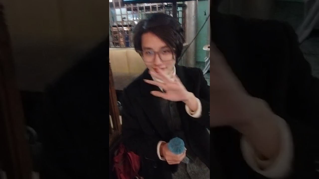 Montecatini un nostro amico cinese Chi canta una canzone del suo paese 💝