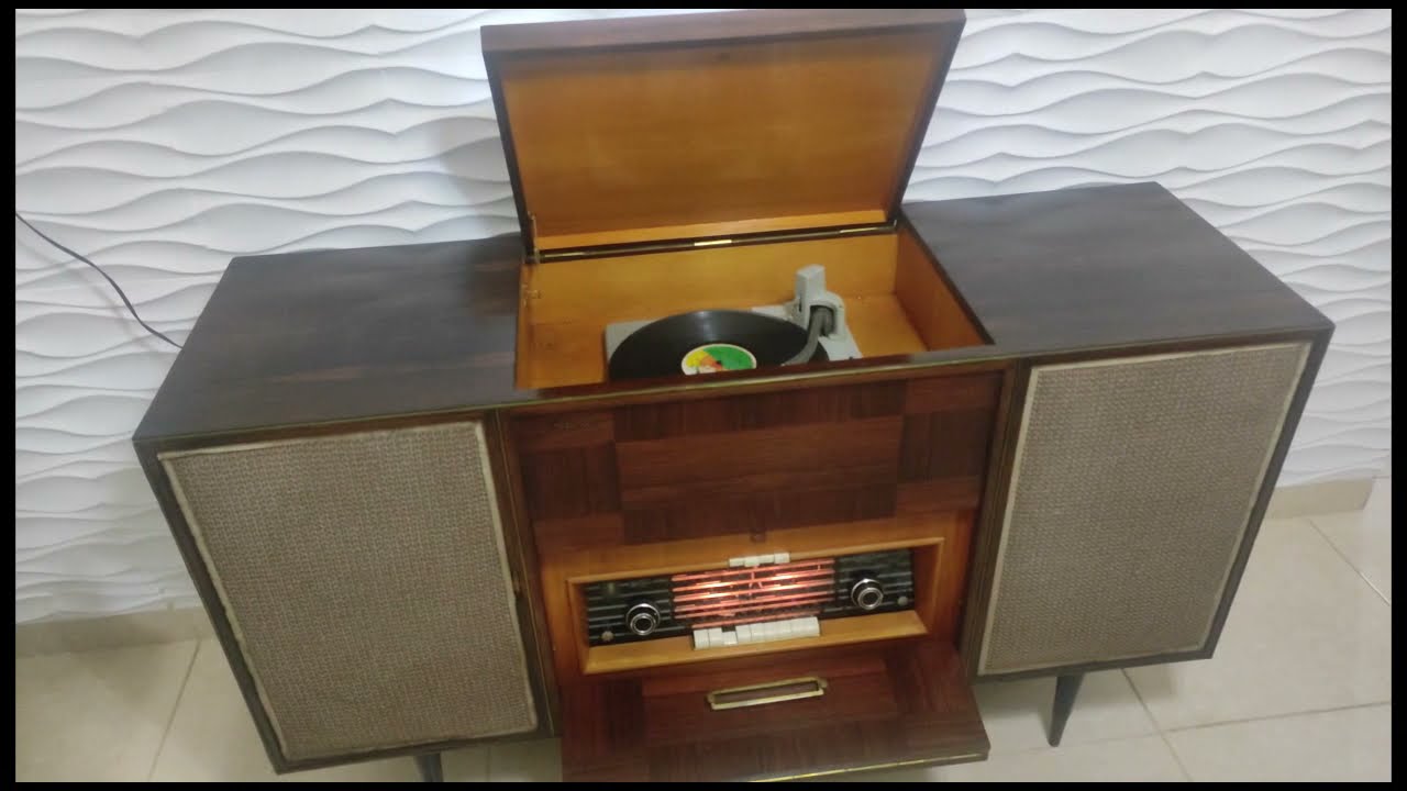 VITROLA PHILIPS FR 781A de 1961 VALVULADA, TODA RESTAURADA.