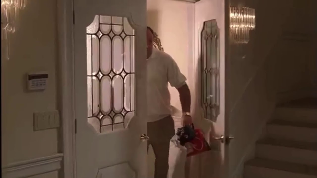 The Sopranos - Tony Comes Home from Italy