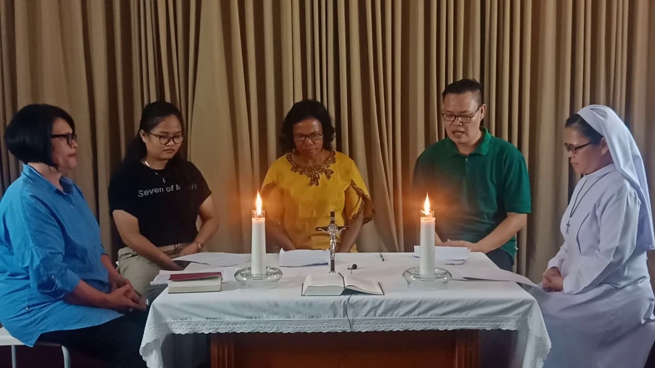 KELUARGA BERDOA - panduan bahasa Batak Toba