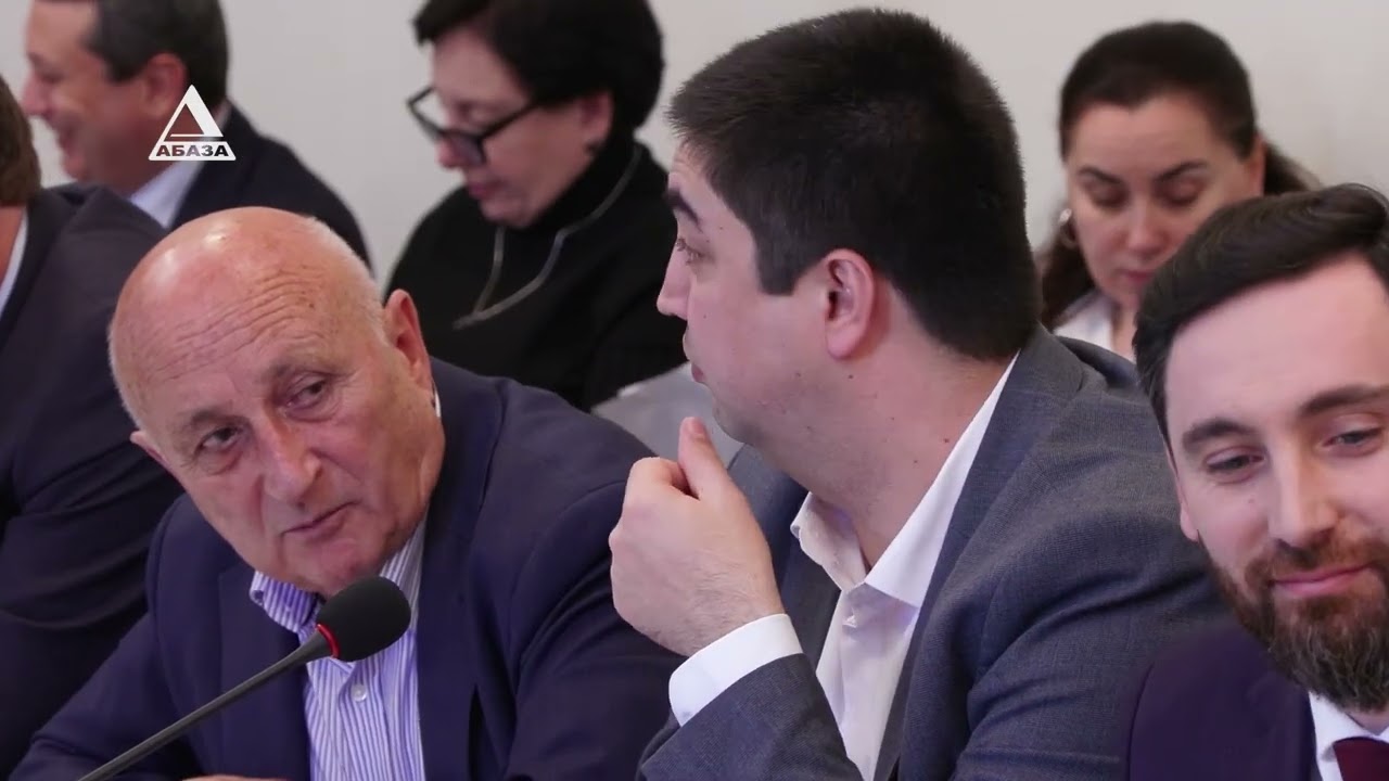 Возрастной ценз для депутатов и президента, и льготы на коммуналку рассмотрели депутаты