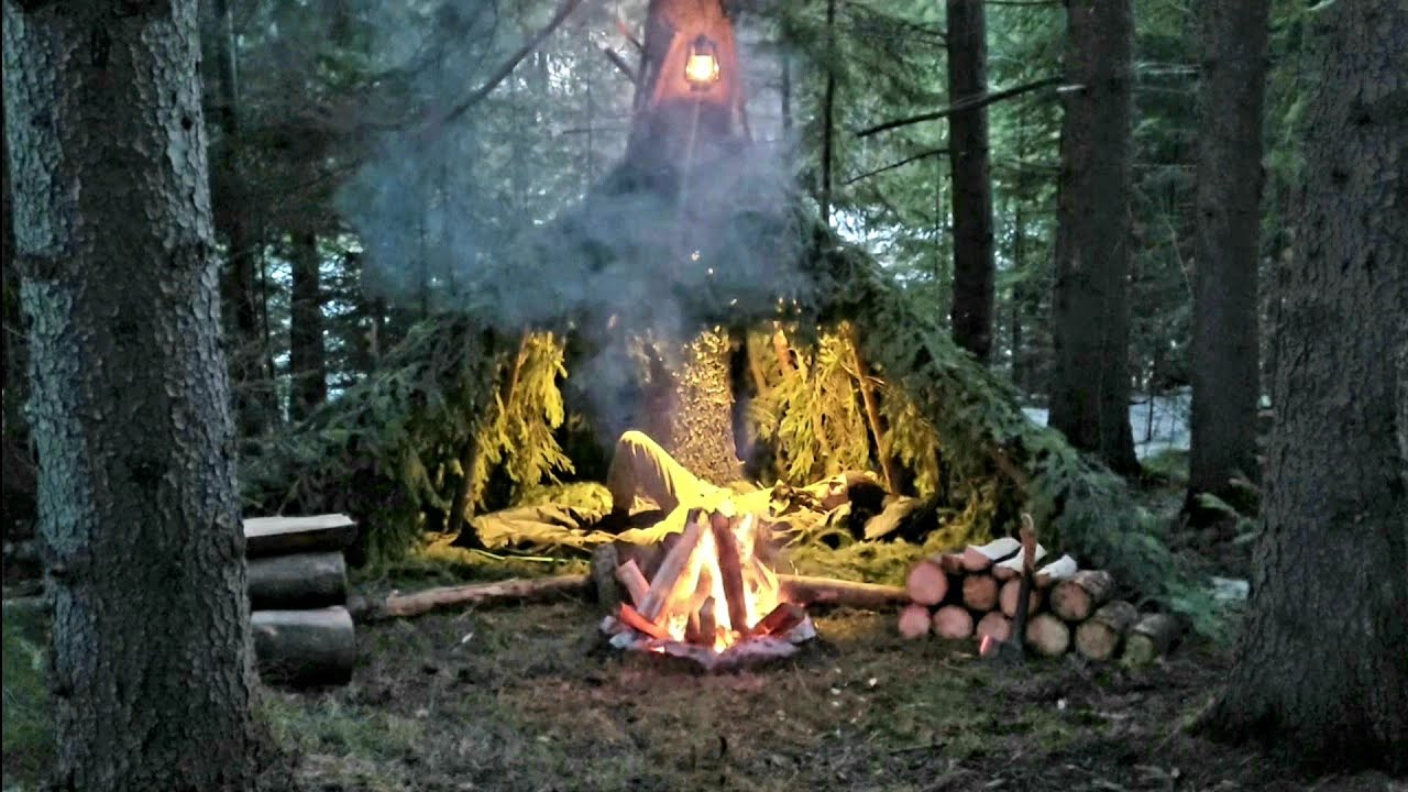 Building a natural bushcraft shelter for survival in the forest. Solo camping in early spring. ASMR.