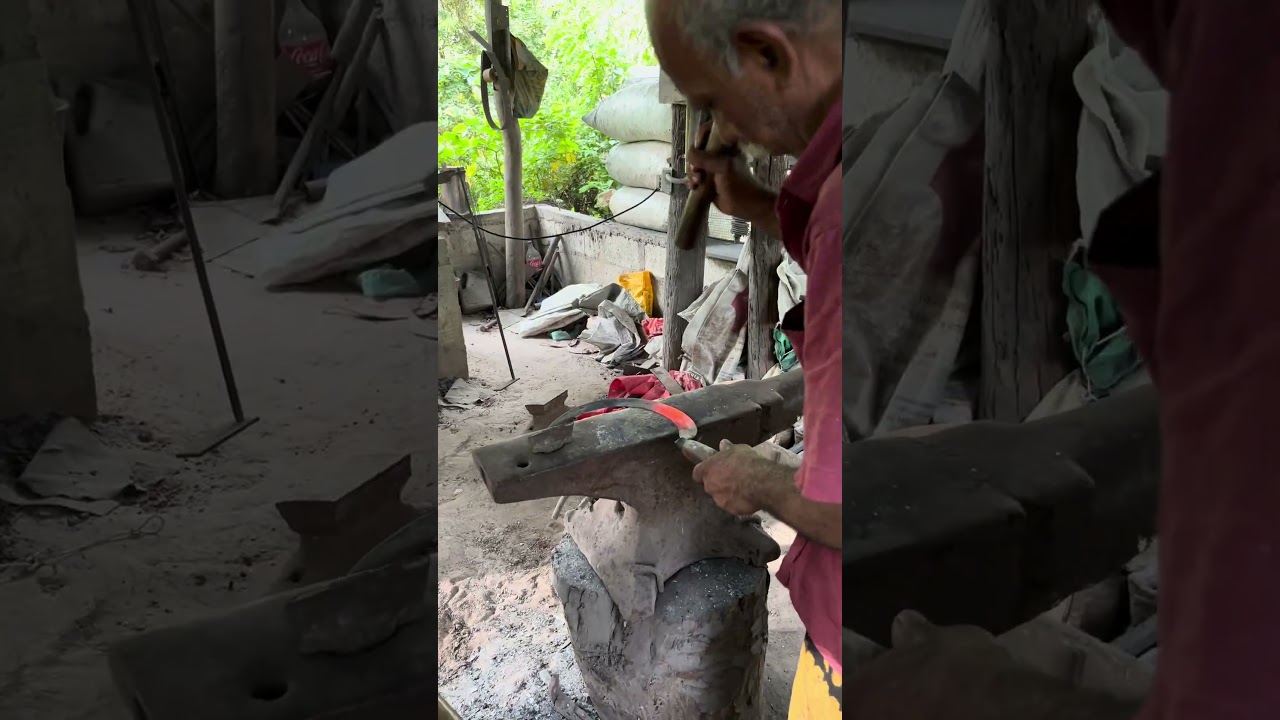 How to make a sickle with simple materials 