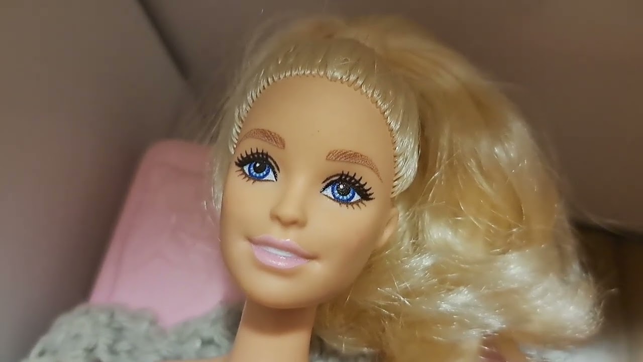 Barbie vai no hospital🤨😦