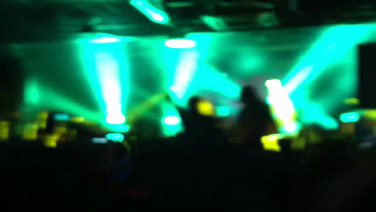Empire of the Sun- Walking on a Dream (Hardwell Remix) [Hardwell @ The Starlight Ballroom]