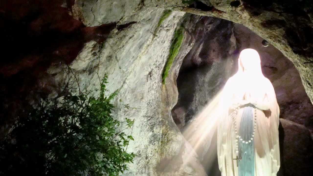 Sebastian Lightfoot - Ave Maria instrumental (Official Music Video) Lourdes France