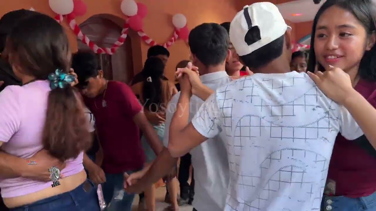 Qué bonitas muchachas en este baile Chiquimula 