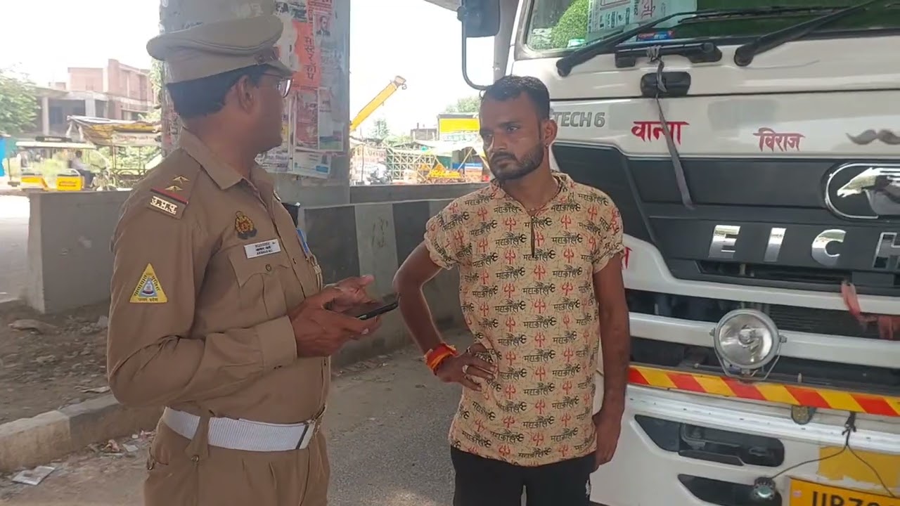 चालक ने डंपर के नंबर को ग्रीस लगाकर छुपा दिया फिर क्या हुआ?