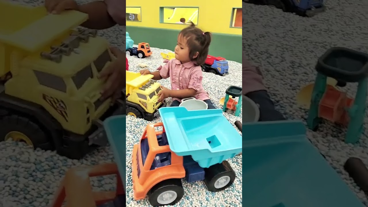 Kid's Box Jumbo Tangerang City Bermain itu happy🥰