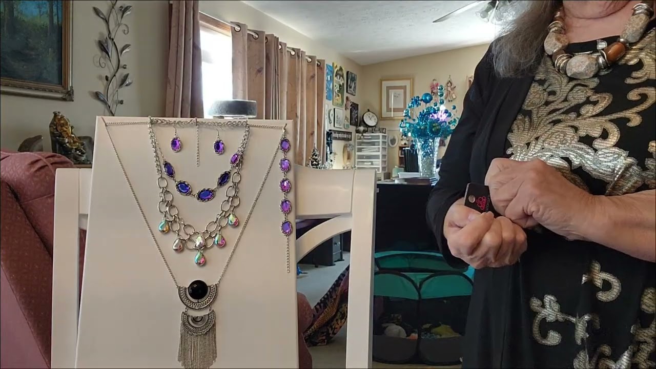 Jewelry storage canvas