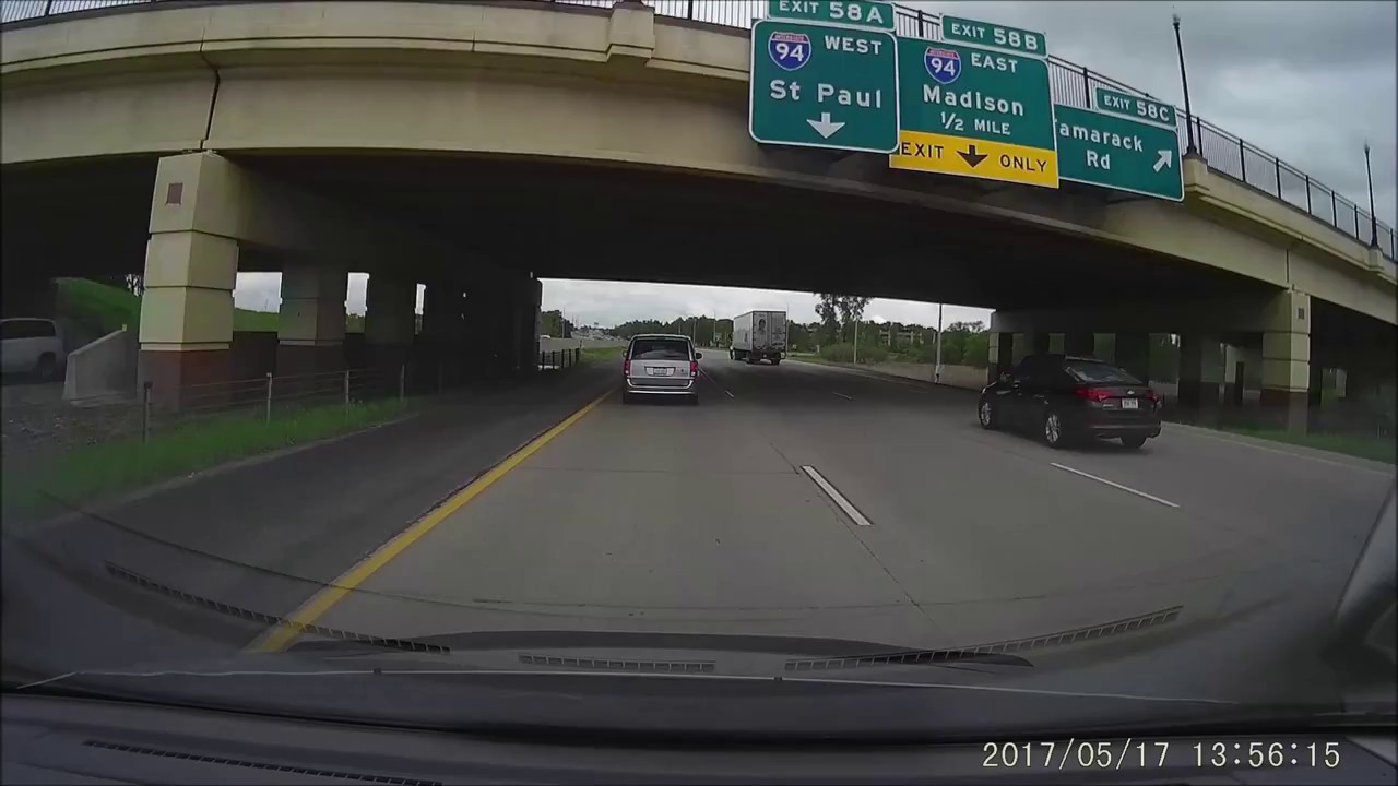 Semi gets cut off and rage honk