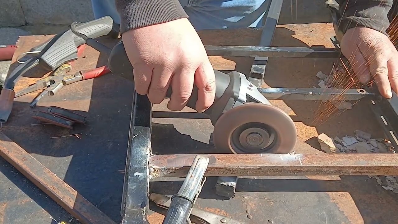 Added a Strut to the Rail Sled