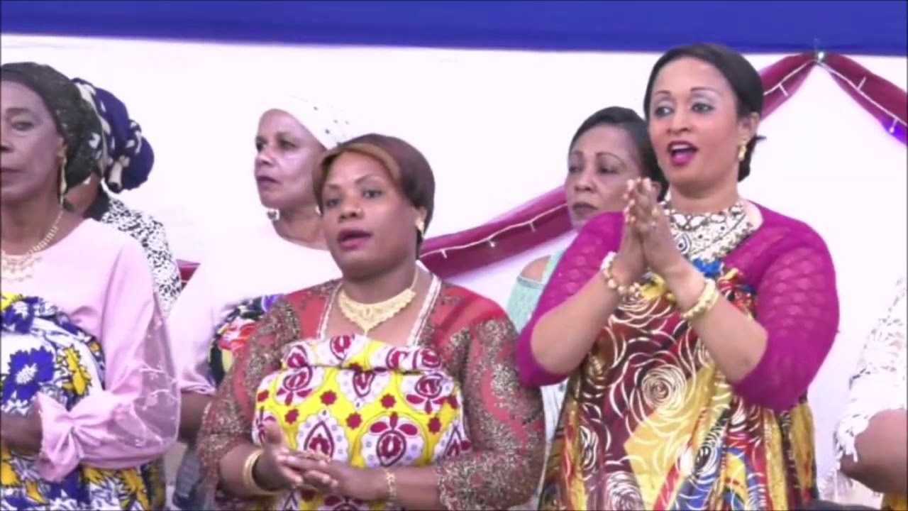 Mariage: ANAS ET ROIHAMA TARI