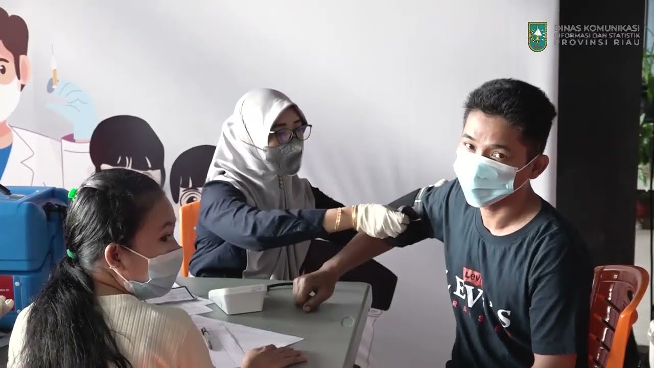 Sekda Prov Riau Tinjau Vaksinasi Serentak