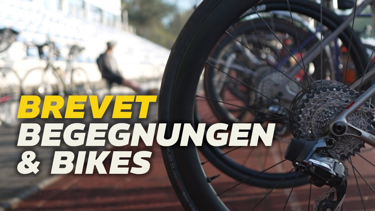 Brevet-Begegnungen & Bikes vor dem Start