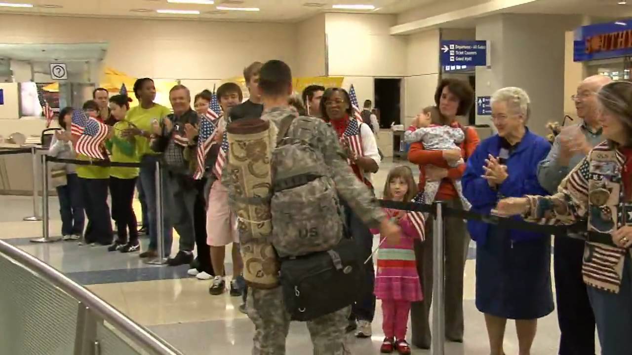 Troops at DFW Jan 15 8am 2010