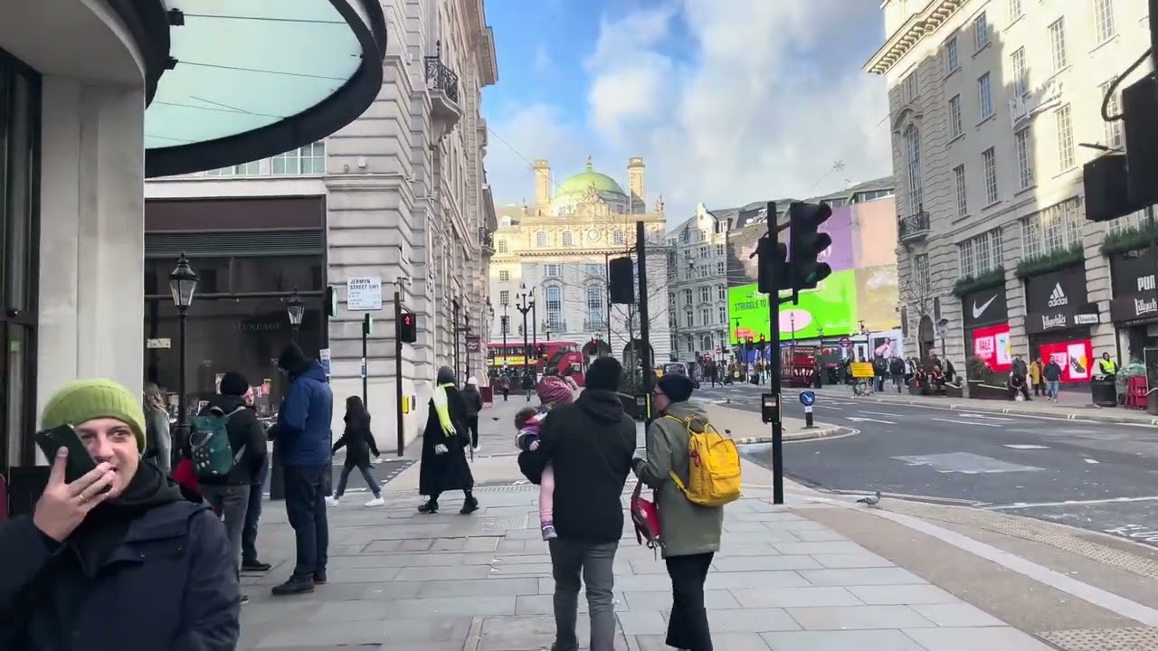 Walking in Mayfair London, Oxford Street   Central London Luxury Shopping February 2026 4K HDR