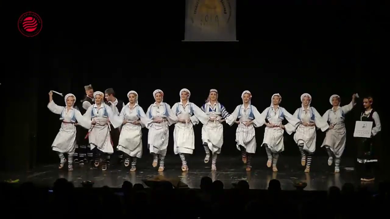 Folklorni ansambl ČARAPANI Kruševac    Igre iz Kosovskog Pomoravlja   nastup na festivalu Razvilo se
