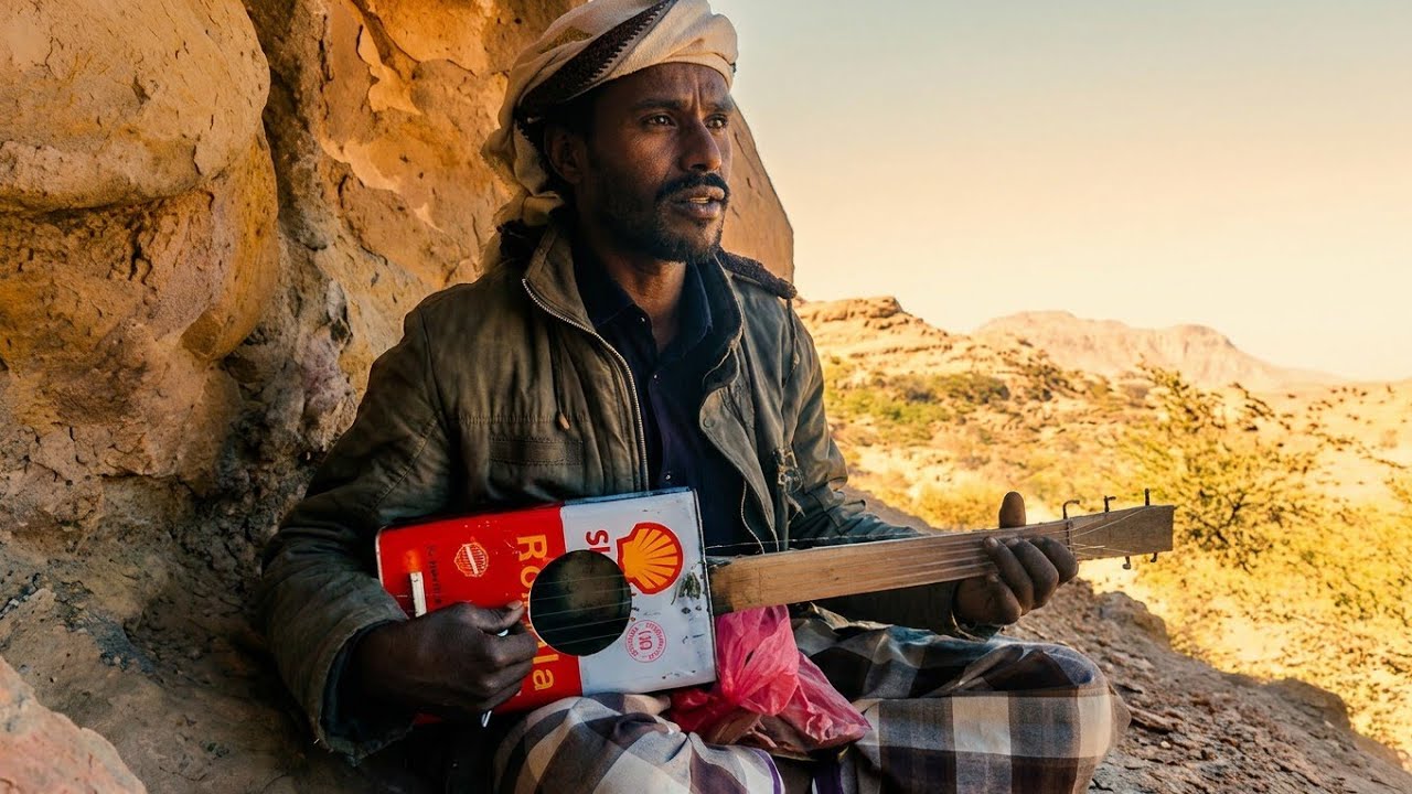 محمد الزغبي استطاع أن يصنع آلة عود بيده وينافس الفنانين الكبار مواهب يمنيه مدفونه