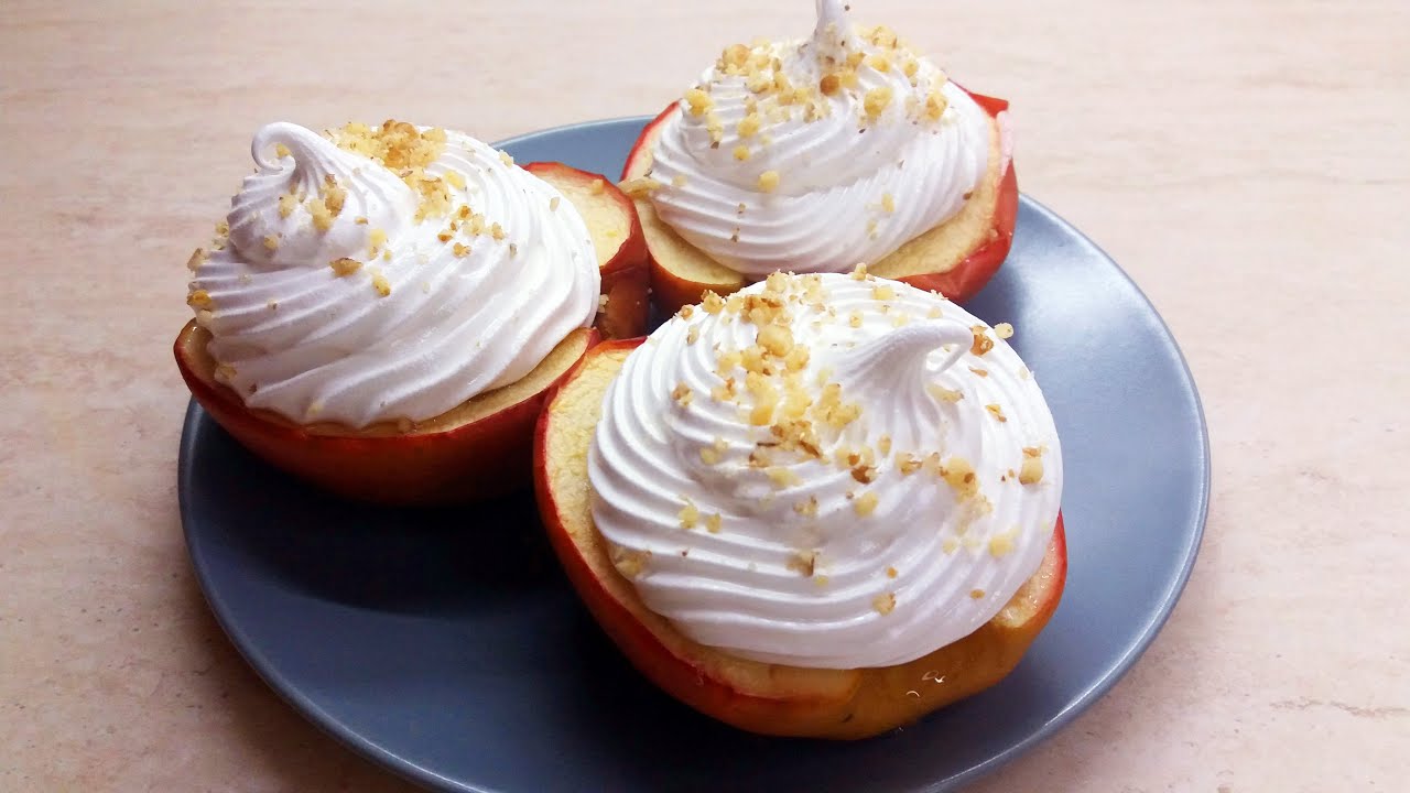 Яблоки под воздушной пеной из безе | Apples under meringue foam