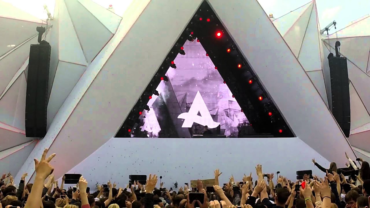 Afrojack - intro + Ten Feet Tall #TFD2015