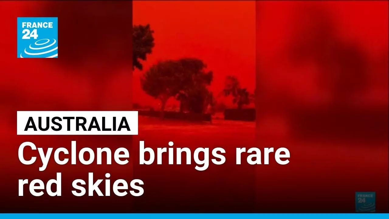 Dramatic red skies in Australia due to cyclone and soil drought &bull; FRANCE 24 English