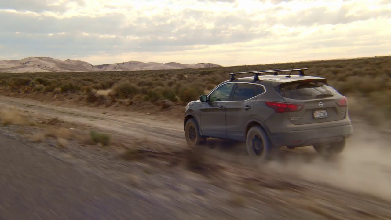 2018 Nissan Rogue Sport goes off road at Little Sahara!
