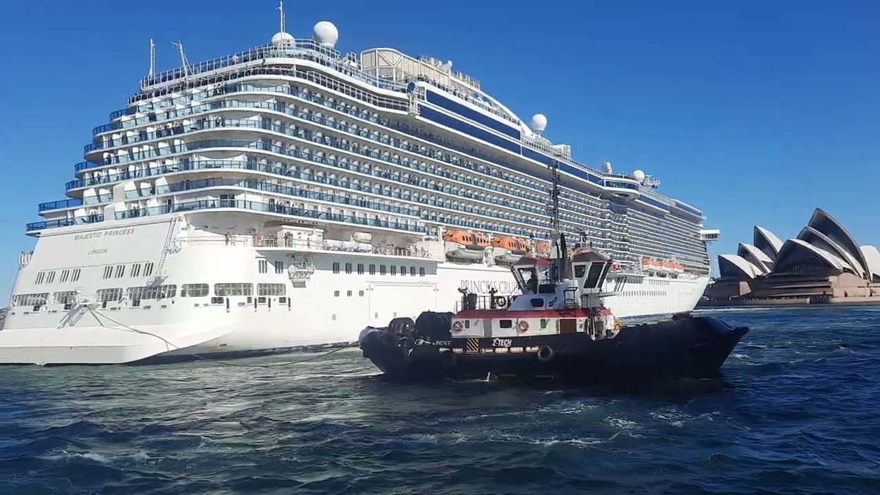 Majestic Princess leaving Sydney