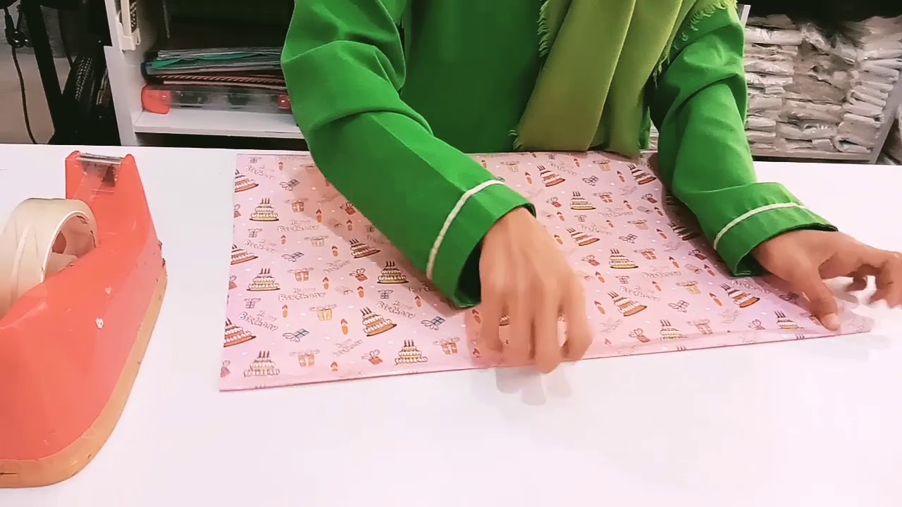 Tutorial membuat paper bag dari kertas kado