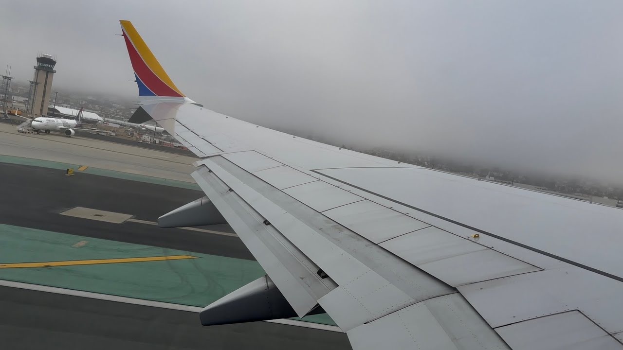 4K | Southwest Airlines Boeing 737 MAX 8 (N8881L) Foggy Reverse Ops Morning San Diego Takeoff