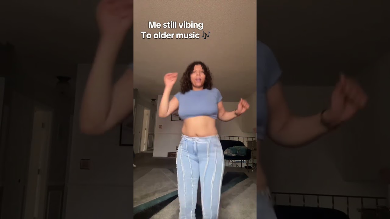 Dancing to Classic Tunes: Grooving to Older Music#DanceVibes #ClassicMusic #DancingAtHome