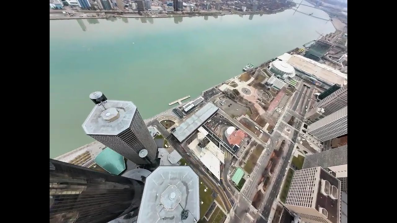Detroit’s Renaissance Center: A Tower on the River