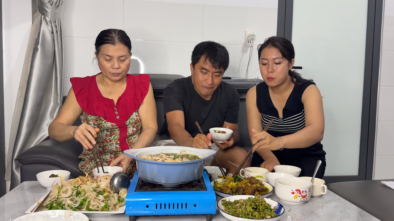 VƯỜN SẦU RIÊNG MUSAKING VỪA NHÌN ĐÃ MÊ MẸ CHỒNG TẨM BỔ MÓN GÀ GIẢ CẦY BÌNH PHƯỚC MƯA LỚN 