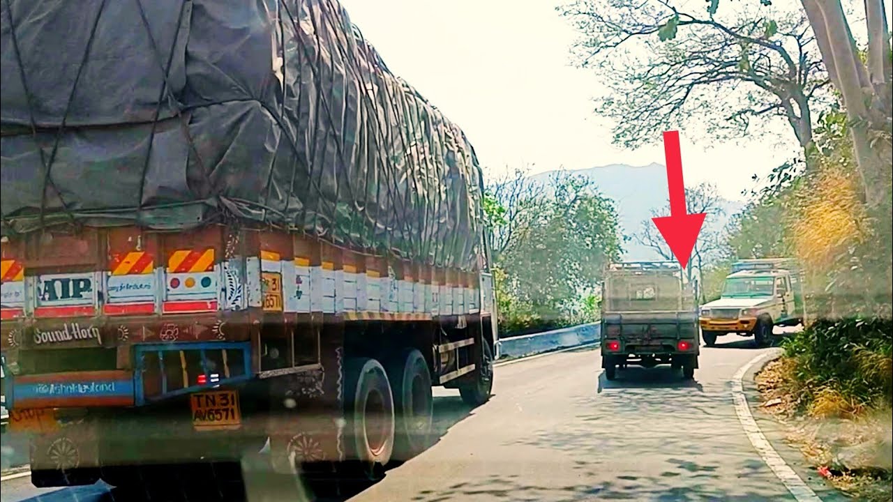 Trucks rash driving at Dhimbam ghat- narrow escape from accident #dhimbam #bannari #dhimbamhills