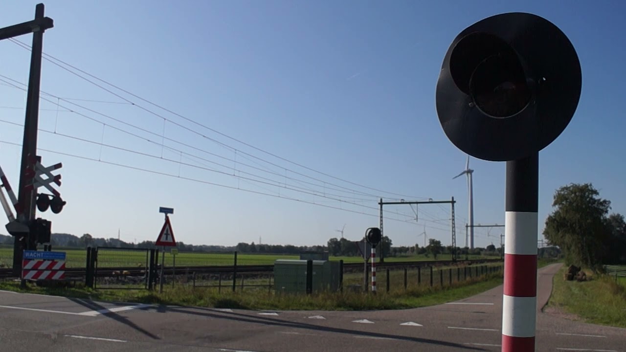 Spoorwegovergang Punthorst // Dutch Railroad Crossing