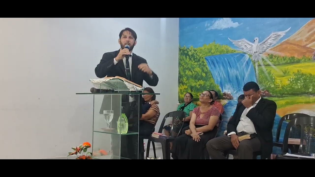 Presbítero irmão Tiago Castro pregando na campanha restaurando o altar do Senhor em 22.02.26