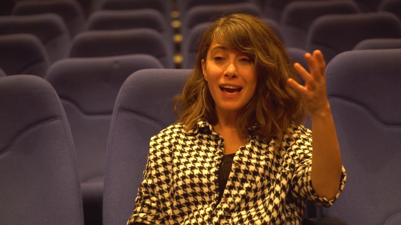 Röportaj - Burcu Halaçoğlu | Oyunculuk, Akademisyenlik, İzmir Tiyatro Festivali, Tek Kişilik Oyunlar